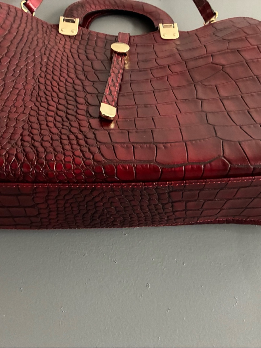 Italian Genuine Leather Classic Croc-Embossed Structured Satchel - Picture 5 of 8
